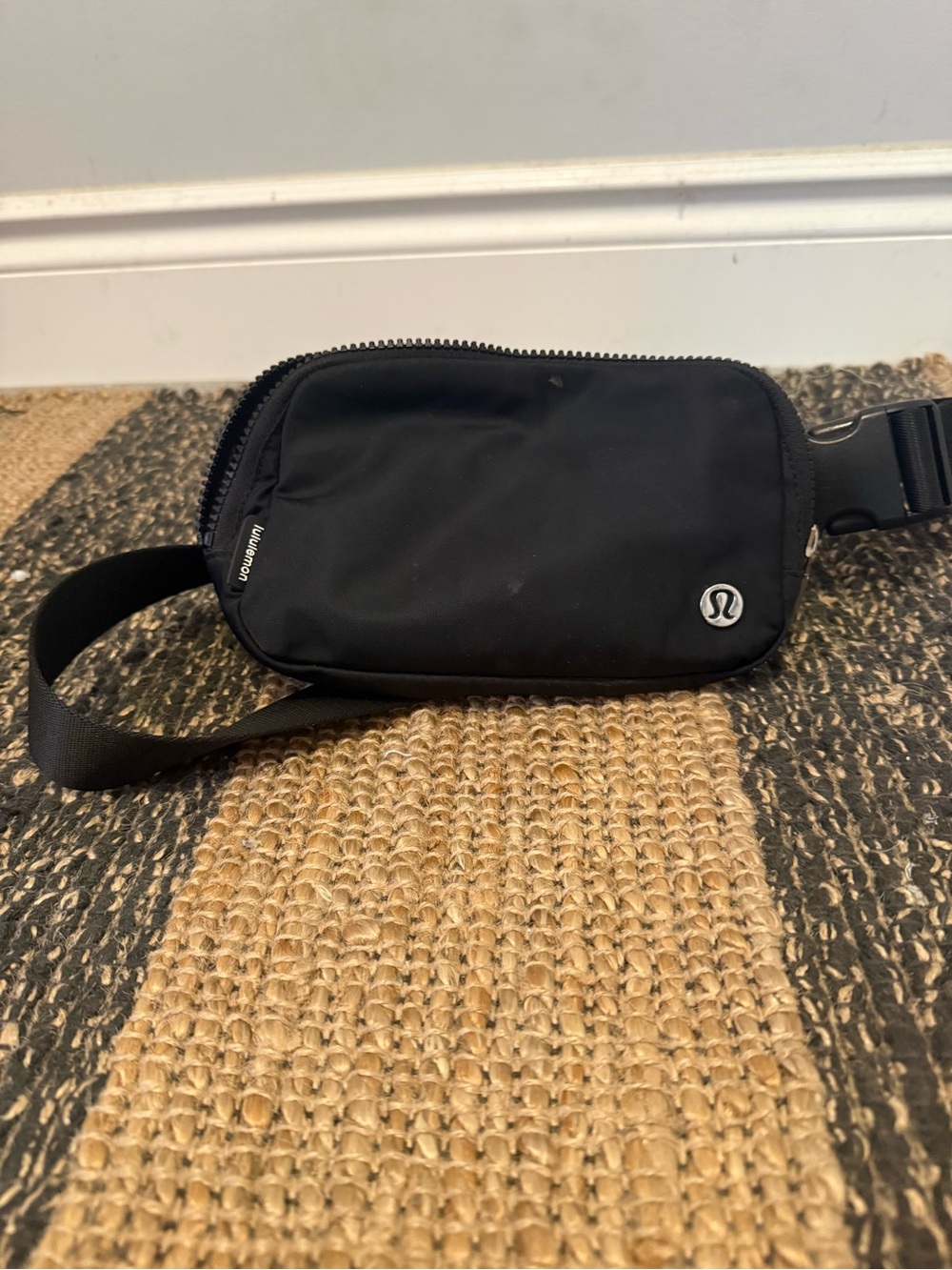 lululemon athletica 1l belt bag